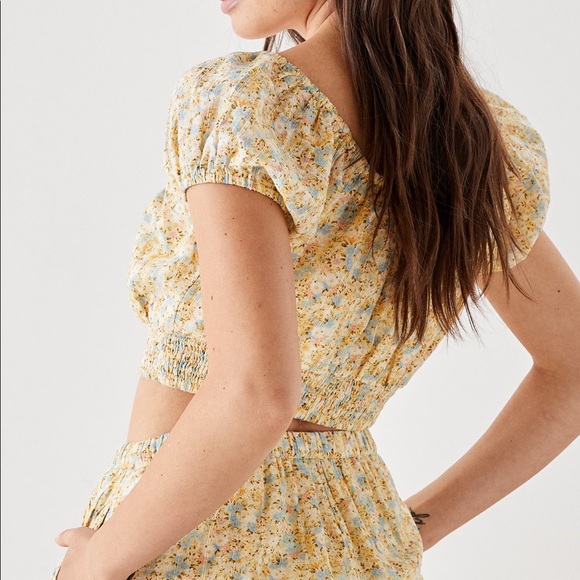 american eagle yellow crop top